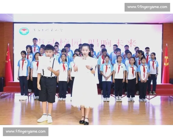 校园歌声飞扬，青春梦想在歌咏比赛中闪耀光芒