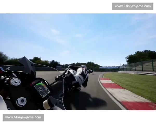 极限骑行赛道挑战 激烈对抗赛激情四溢 迎接终极速度之王